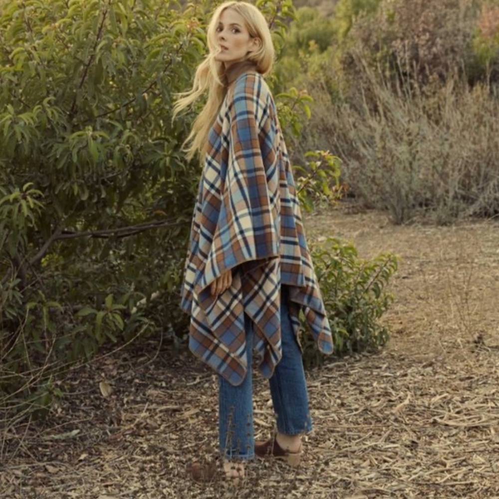 Doen Ember Wrap/Poncho in Saint Moritz Plaid - Size S/M